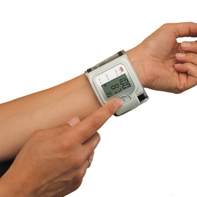 Blutdruckmessgert inkl. Batterie und Reiseetui